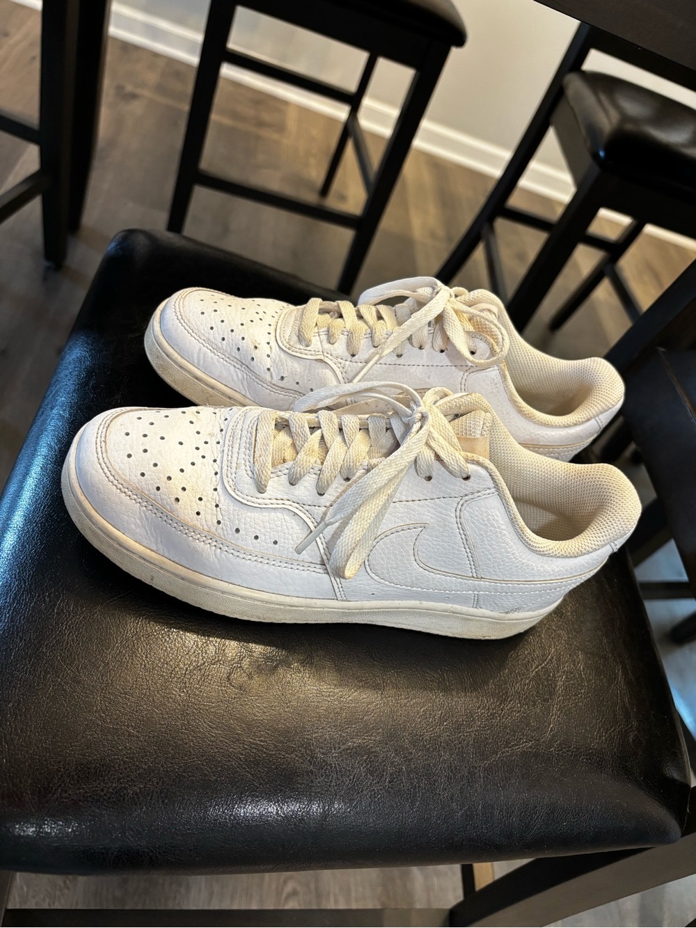 Nike Women’s White Low-Top Casual Sneakers